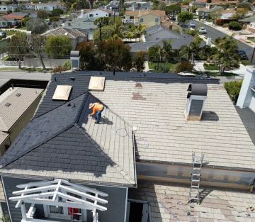 Roof painting in Huntington, CA by Right Choice Painting Co..